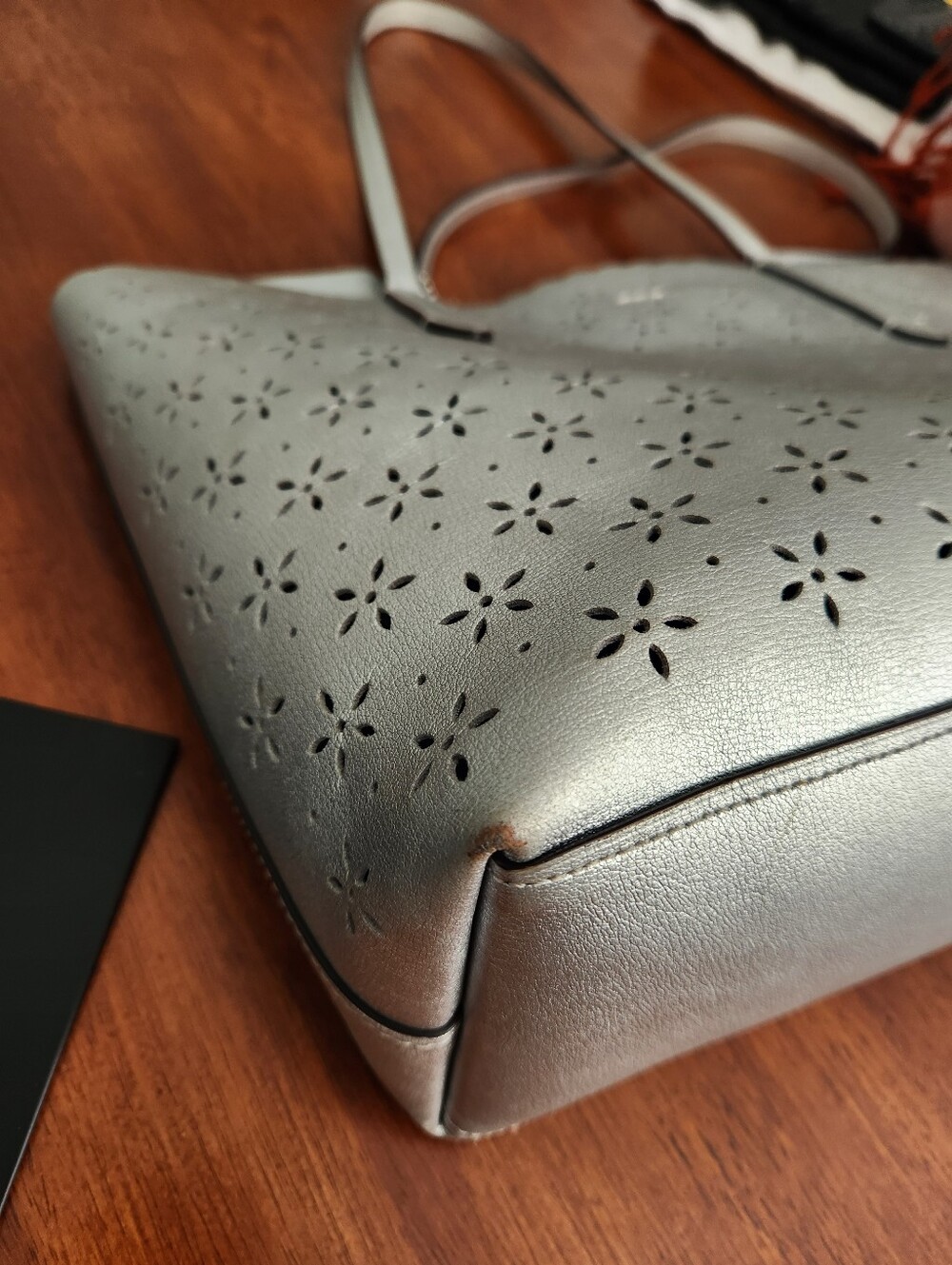 COACH AVENUE TOTE ( F39894) in METALLIC SILVER/CORNFLOWER/SILVER - Picture 7 of 10